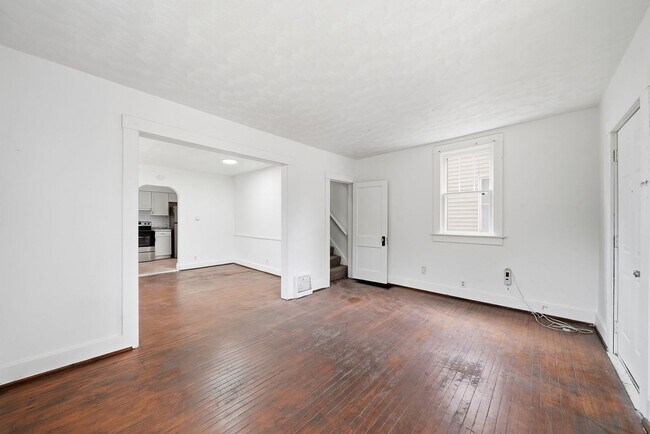 Building Photo - 1211 Emily St
