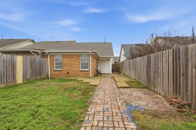 Building Photo - 6856 Wrigley Dr