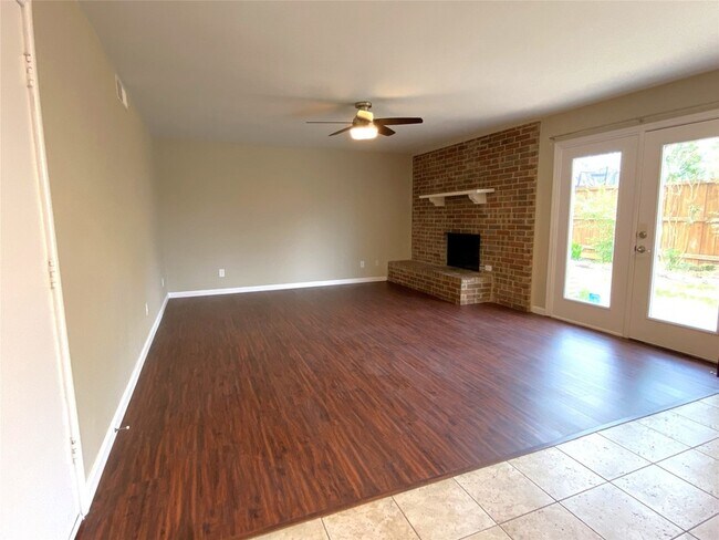 Building Photo - 2704 Winding Creek Dr
