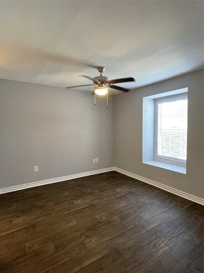 Building Photo - 16414 Stuebner Airline Rd