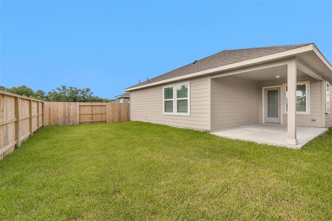 Building Photo - 38710 Yellowstone Dr