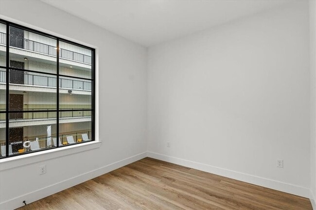 Building Photo - 4315 S Congress Ave