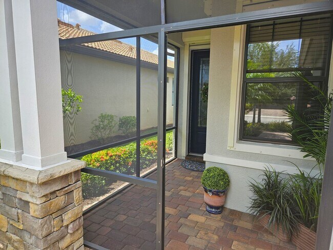 Building Photo - Annual Furnished 2 Bedroom 2 Bathroom with a Flex Room in Island Walk!