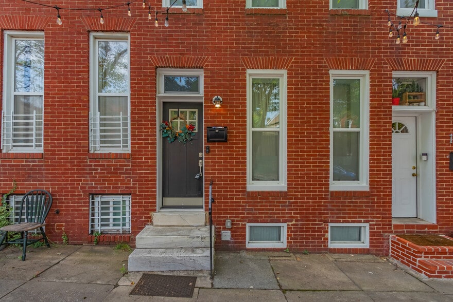 Primary Photo - 124 N Collington Ave