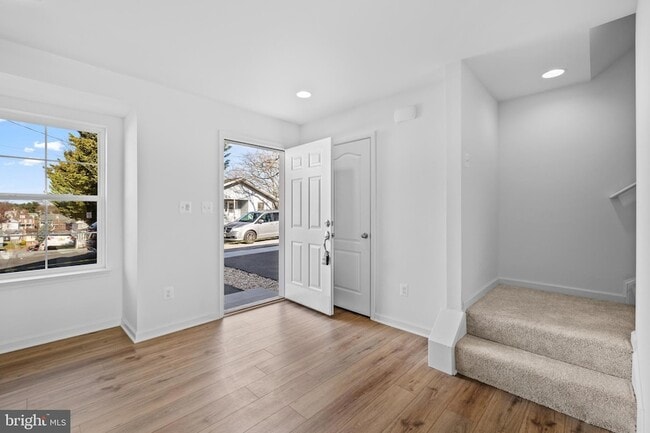 Building Photo - 446 Carrolton Ave
