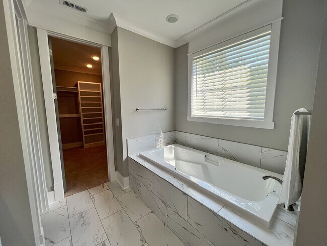 Building Photo - 264 Palmetto Harbour Dr