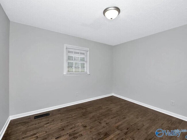 Building Photo - 16021 Oneal Rd