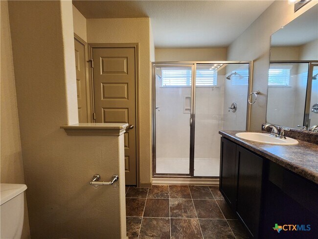 Building Photo - 789 Great Oaks Dr