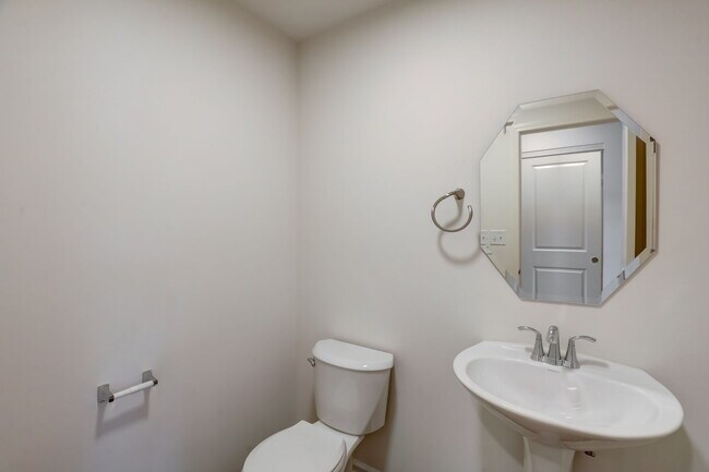 Building Photo - 2924 Reflection Dr