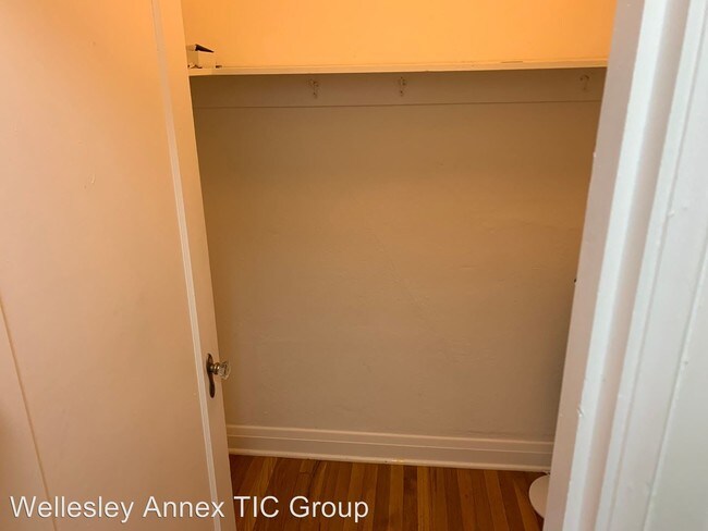 Building Photo - 1 br, 1 bath Apartment - 1405 SE Belmont St.