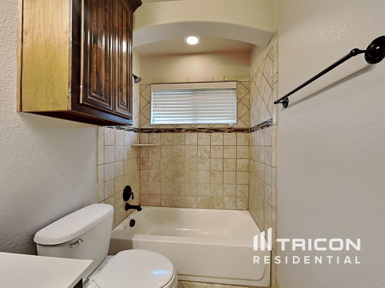 Building Photo - 3021 Marble Falls Dr