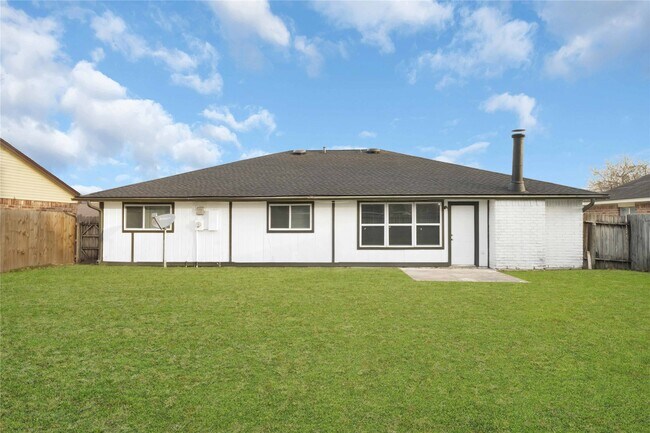 Building Photo - 14215 Barrone Dr