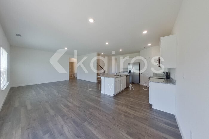 Building Photo - 4274 Scenic Dr SE