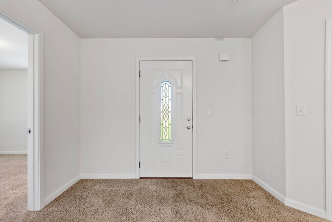 Building Photo - 579 Regency Cir