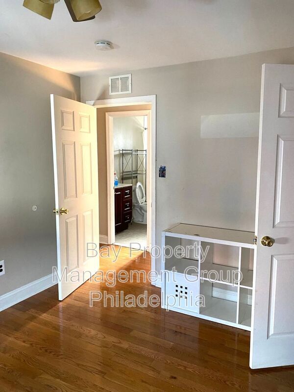 Building Photo - 12 E Jefferson St