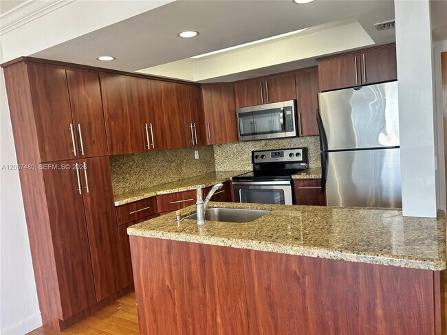 Building Photo - 7601 E Treasure Dr