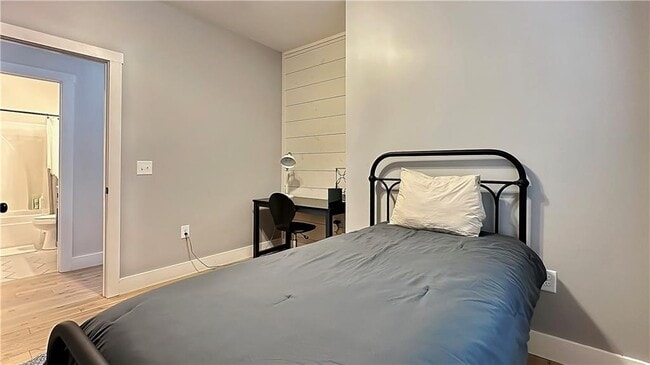 Building Photo - 374 Prince Dr