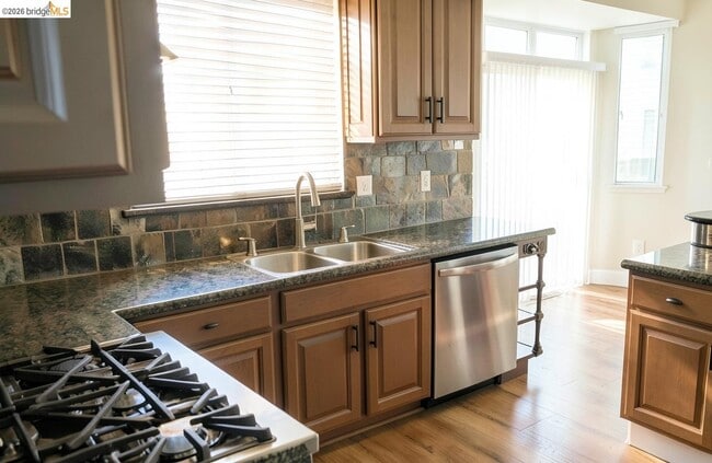 Building Photo - 2413 Santa Cruz Ct
