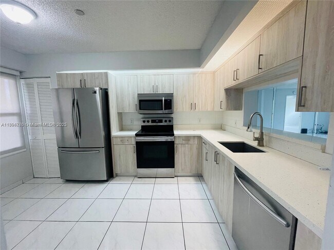 Primary Photo - 571 SW 141st Ave