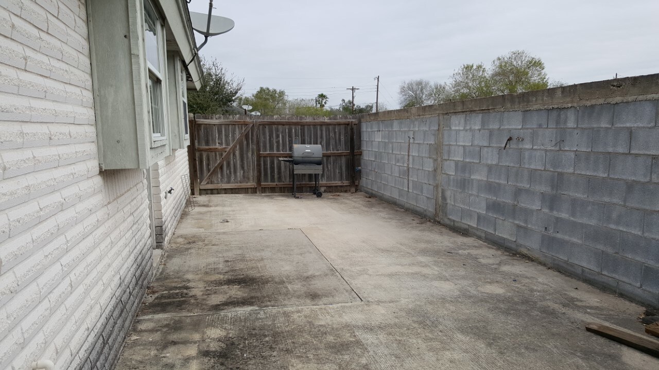 Big ,Corner Patio - 1702 Tierra Dulce Dr