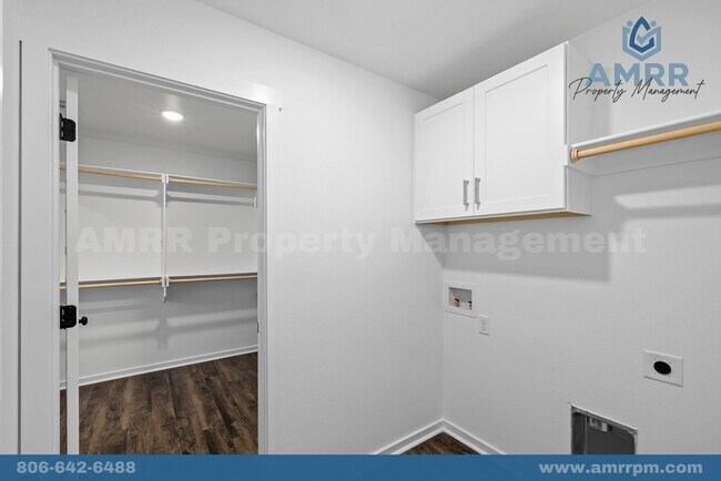 Building Photo - Charming 4-Bedroom Home – Space, Style, an...