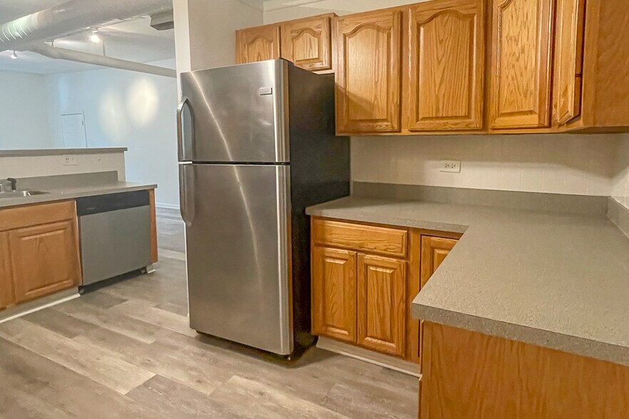 Building Photo - 1840 W Henderson St