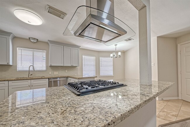 Building Photo - 9707 Kit St