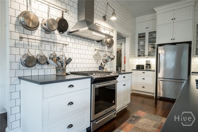 Building Photo - 290 Milledge Cir