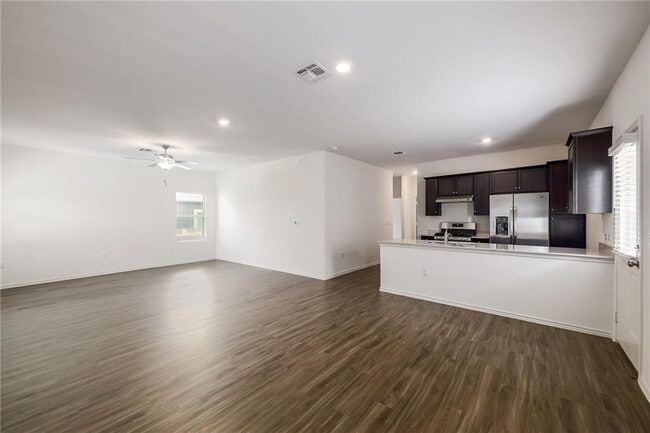 Building Photo - 7109 Spirit Hill Rd