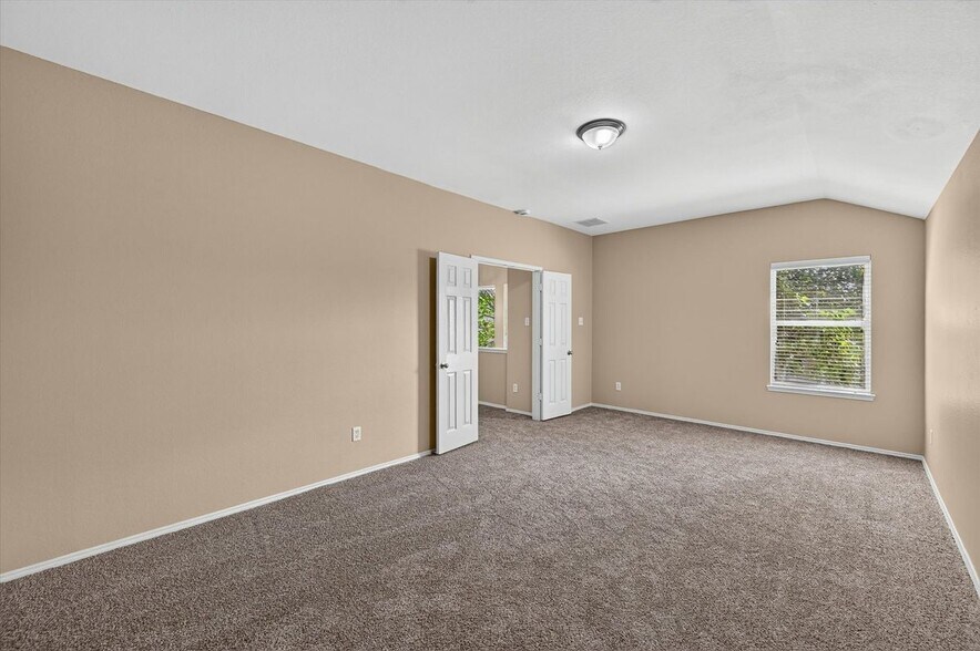 Building Photo - 2510 Sedona St