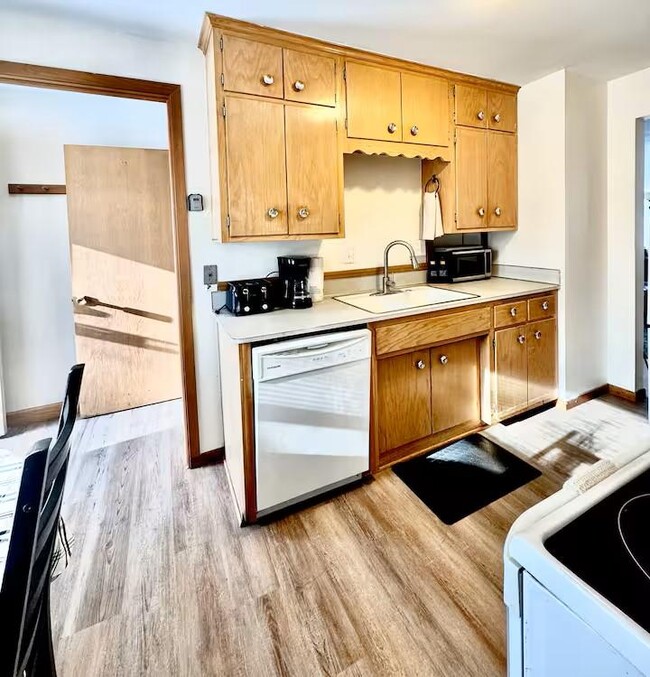 Building Photo - 1062 Glenhill Rd