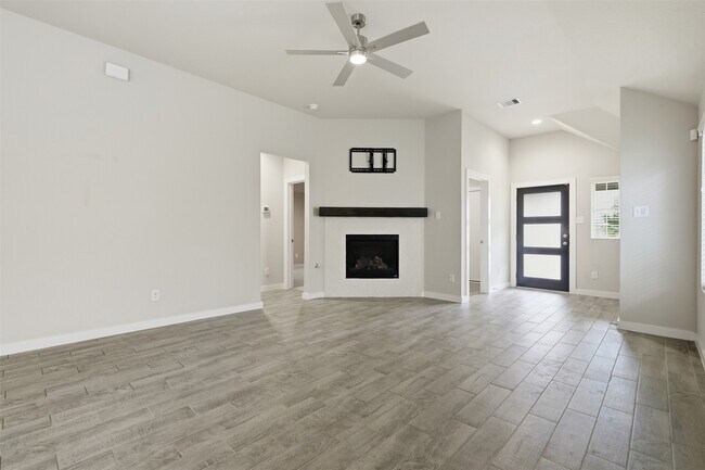 Building Photo - 2742 Oakleaf Ash Ln