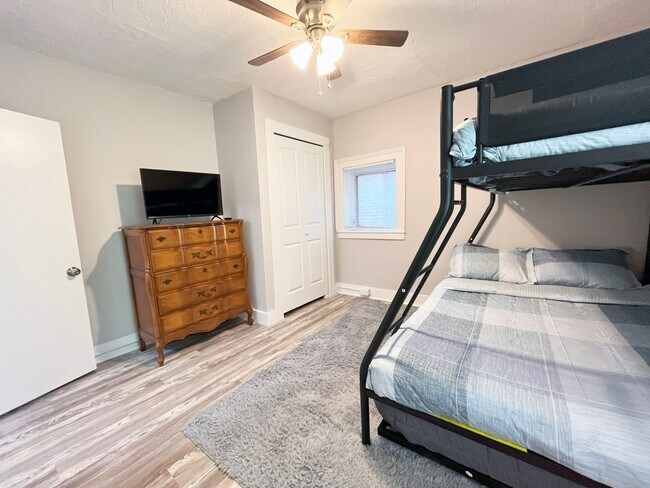 Building Photo - 3923 Bluestone Rd