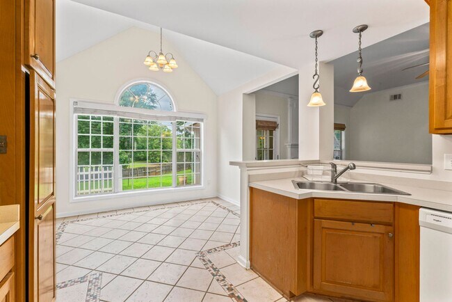Building Photo - 3 Bedrooms 2 baths in McDonough on 1 acre waterfront backyard with private dock.