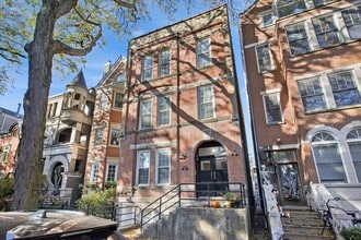 Building Photo - 1950 N Hudson Ave