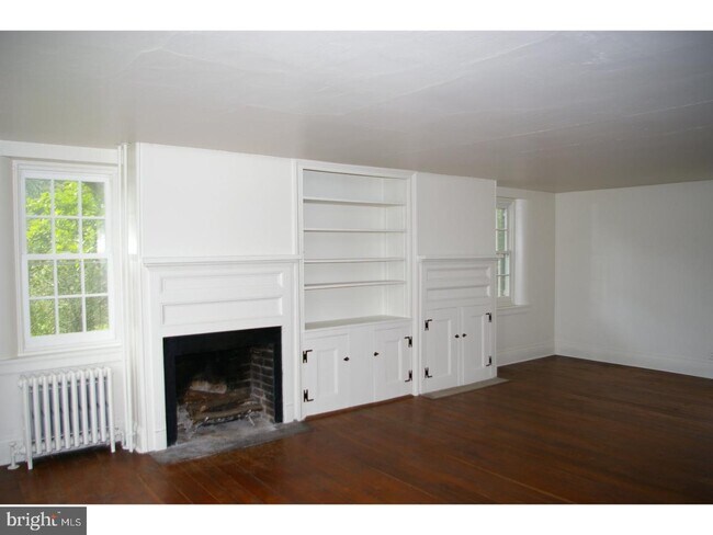Building Photo - 1720 Newark Rd