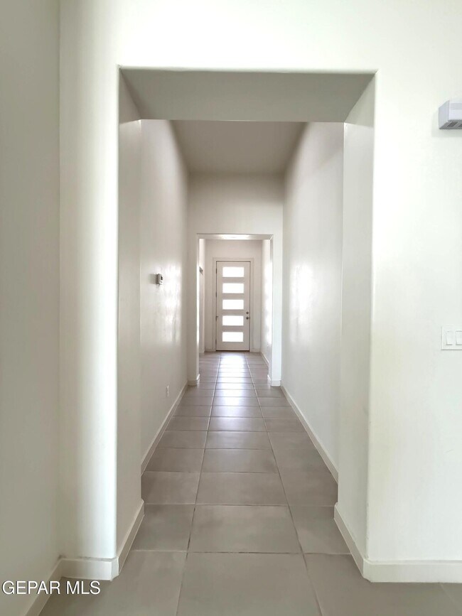 Building Photo - 7792 Enchanted Pk Dr