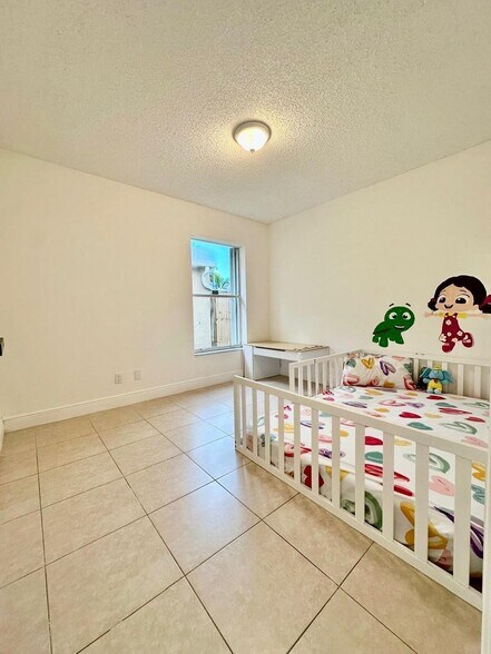 Building Photo - 22449 Middletown Dr