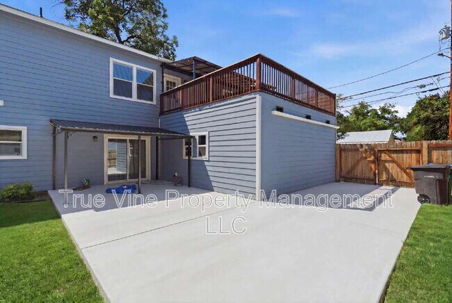 Building Photo - 216 E Fest St