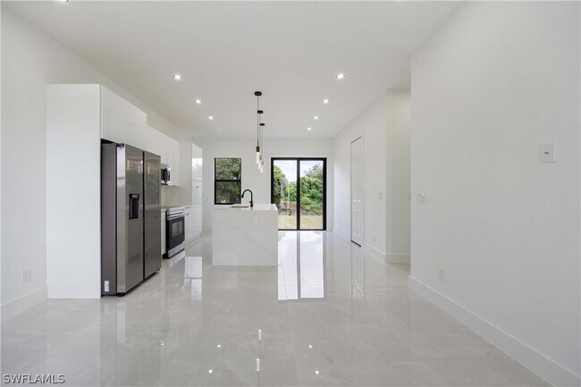 Building Photo - 3732 13th St W