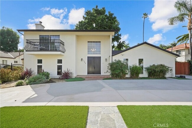 Primary Photo - 7425 Vanalden Ave