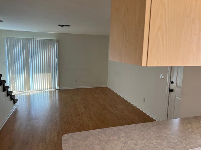 Building Photo - 12325 Villager Ct