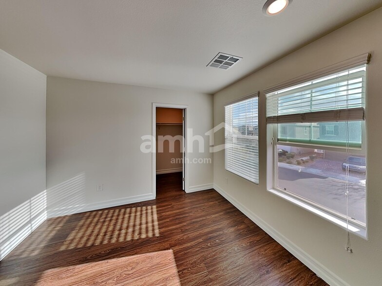 Building Photo - 4719 Tree Swing St