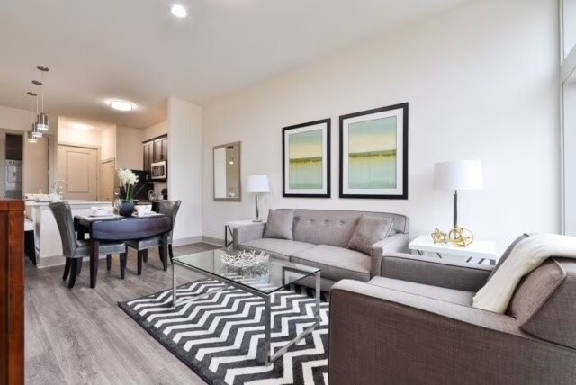 Building Photo - Midtown Vibes, Modern Comfort
