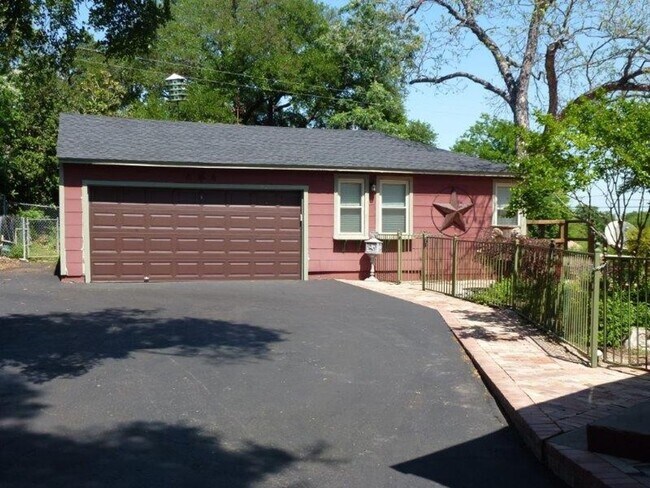 Building Photo - 149 Downing Dr