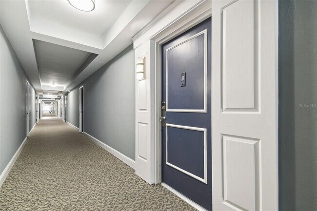 Building Photo - 880 Mandalay Ave