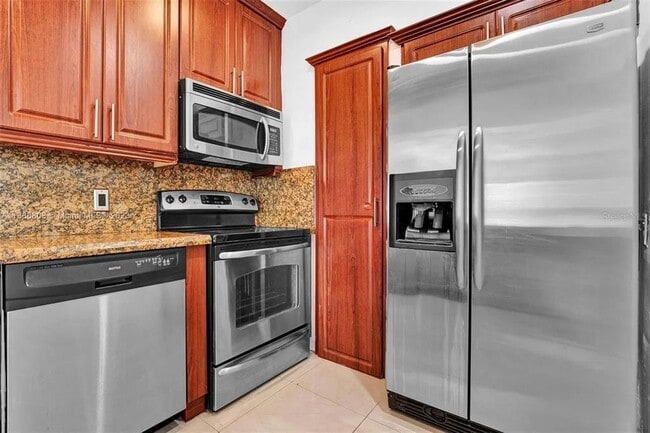 Building Photo - 437 Swan Ave