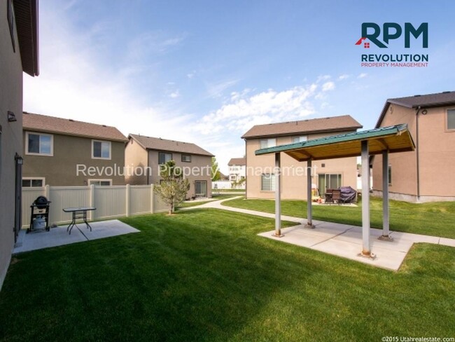 Building Photo - 3 Bedroom Condo in Layton