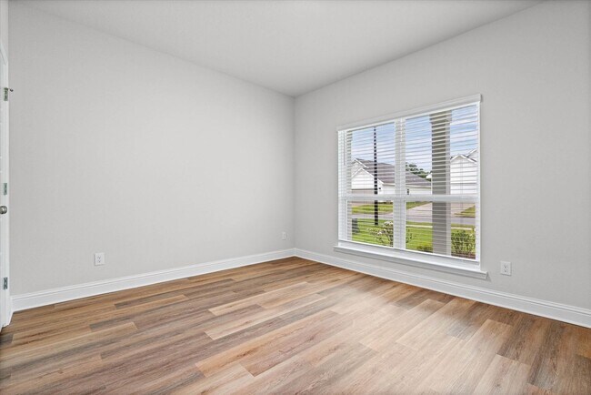 Building Photo - 7307 Hawkins Mnr