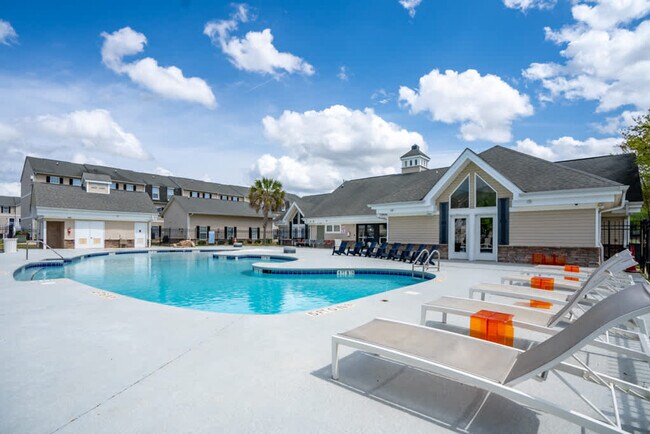 Building Photo - 1051 Southern Dr